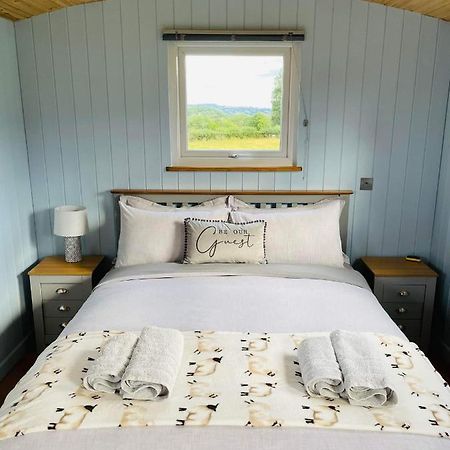 Bespoke Luxury Huts With Hot Tubs. Located In The Black Mountains. Llanveynoe Екстер'єр фото