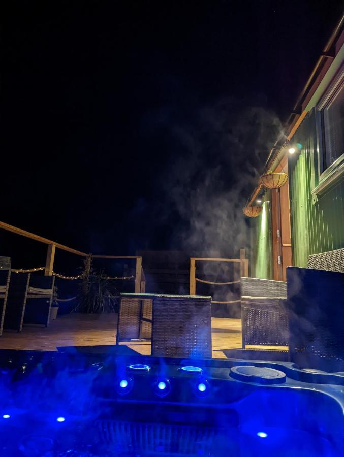 Bespoke Luxury Huts With Hot Tubs. Located In The Black Mountains. Llanveynoe Екстер'єр фото