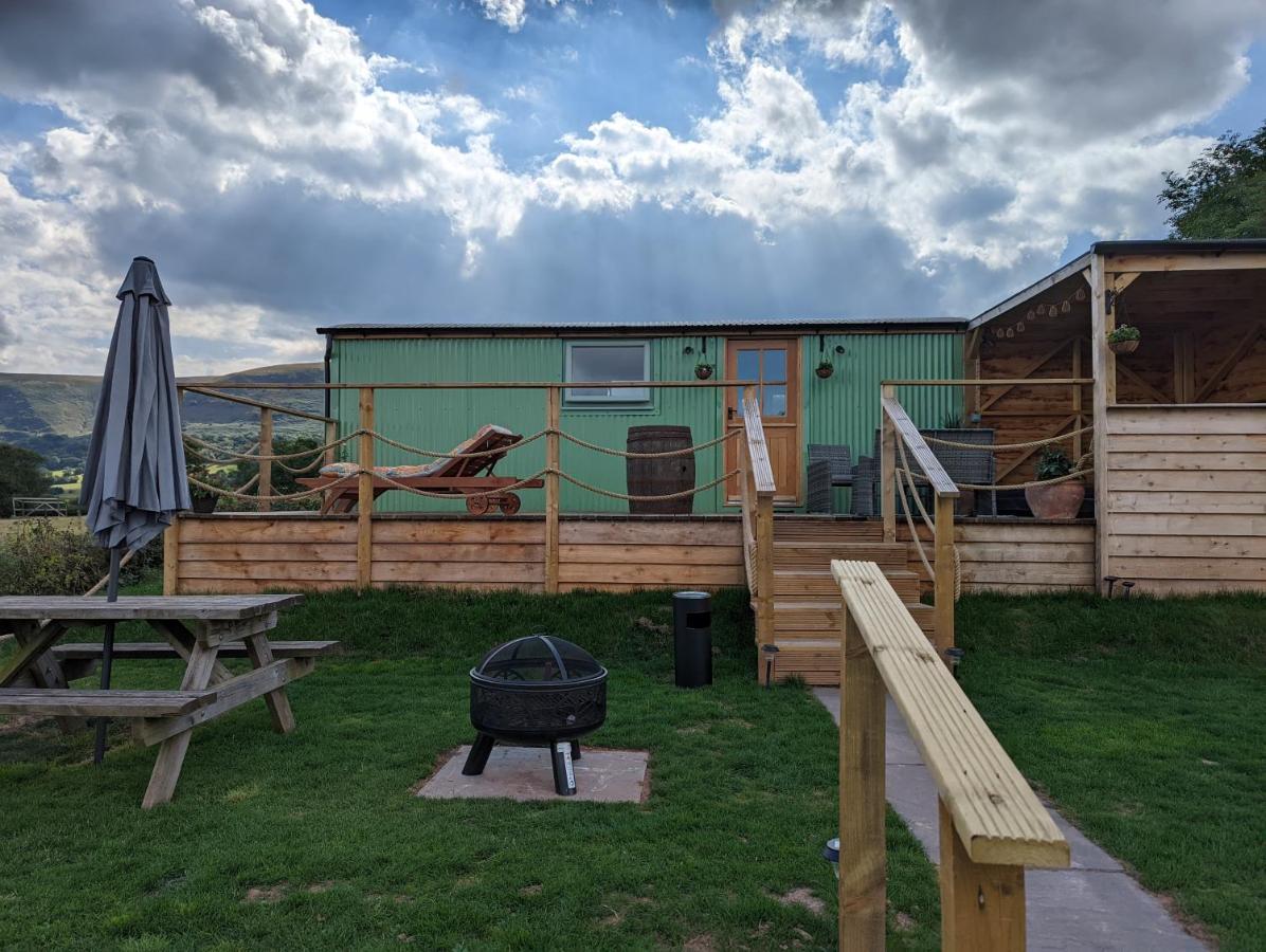 Bespoke Luxury Huts With Hot Tubs. Located In The Black Mountains. Llanveynoe Екстер'єр фото