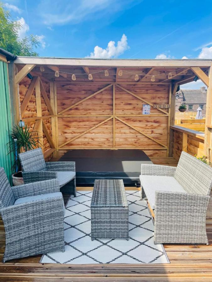 Bespoke Luxury Huts With Hot Tubs. Located In The Black Mountains. Llanveynoe Екстер'єр фото