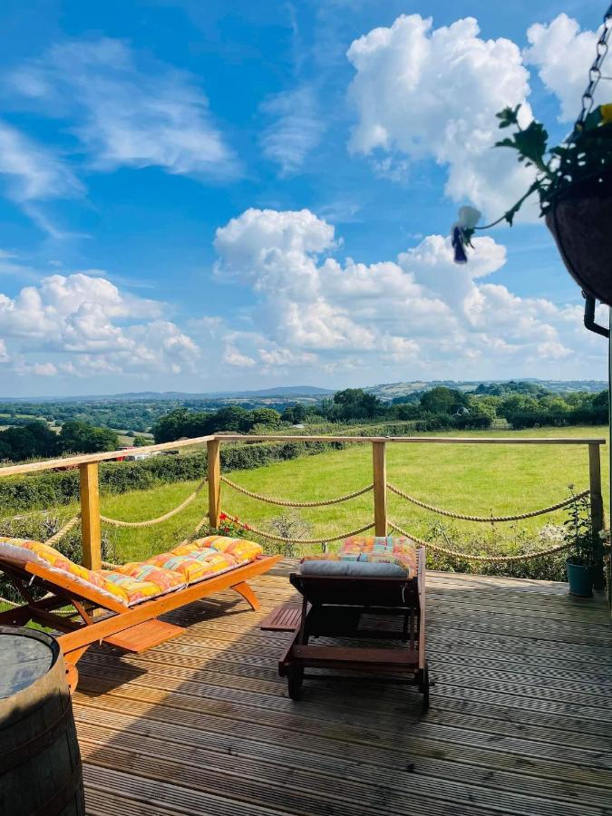 Bespoke Luxury Huts With Hot Tubs. Located In The Black Mountains. Llanveynoe Екстер'єр фото
