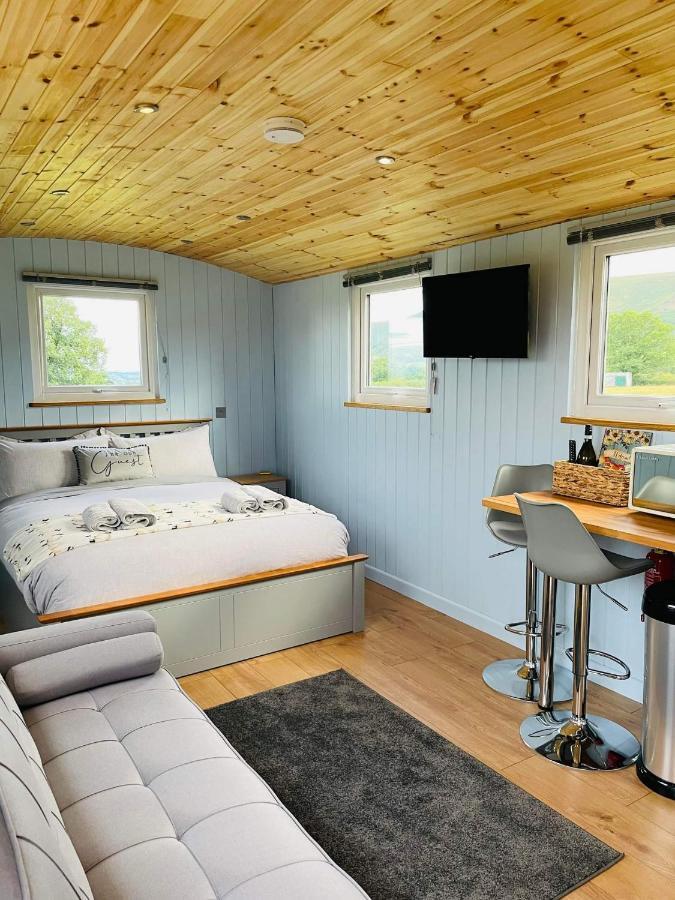 Bespoke Luxury Huts With Hot Tubs. Located In The Black Mountains. Llanveynoe Екстер'єр фото